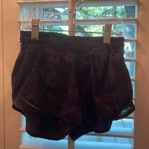 Lululemon Black Camo Shorts! Size 2. 2.5 Inch